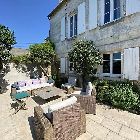 Apartament Grande Maison Centre Avec Jardin Et Piscine