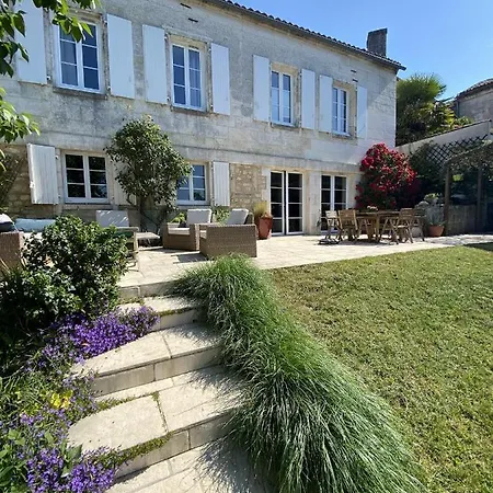 Apartament Grande Maison Centre Avec Jardin Et Piscine *
